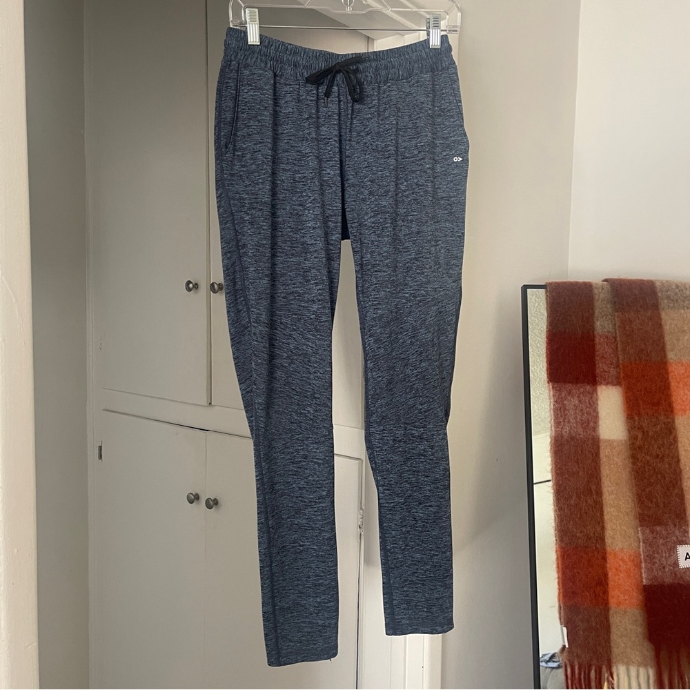 Outdoor Voices 🌲 CloudKnit Sweatpants